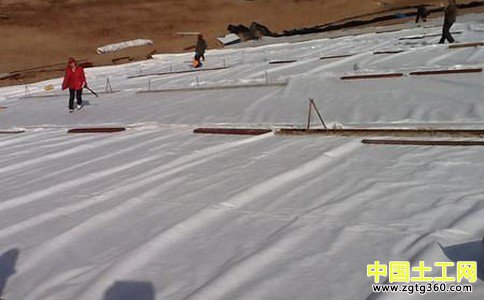 土工膜選購(gòu)注意事項(xiàng)